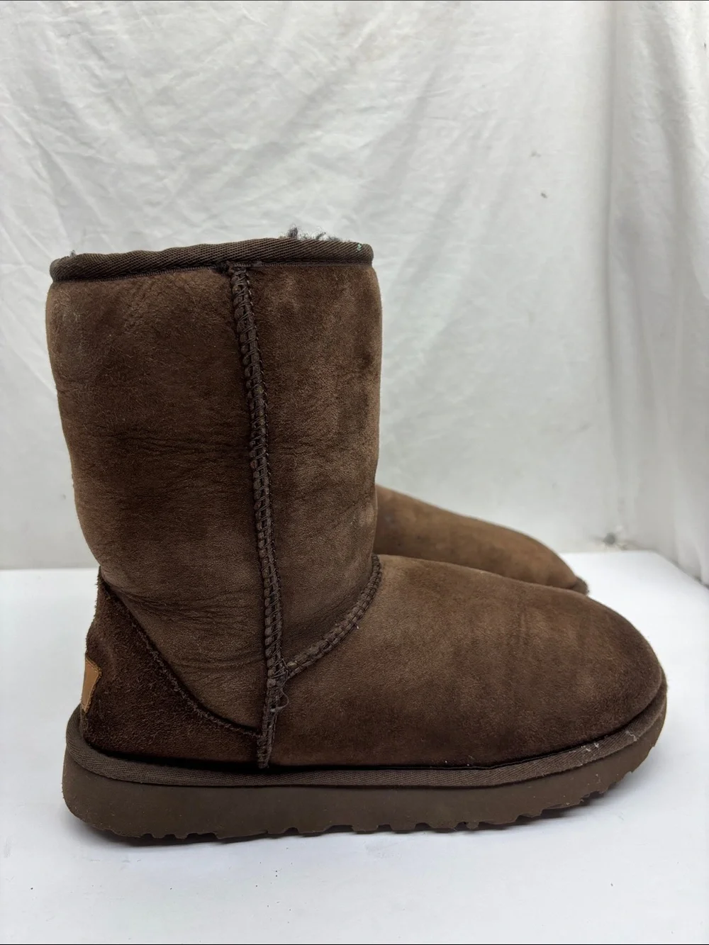 UGG Classic Short Shearling Boots in Brown - Women, SZ 9, box 1 G